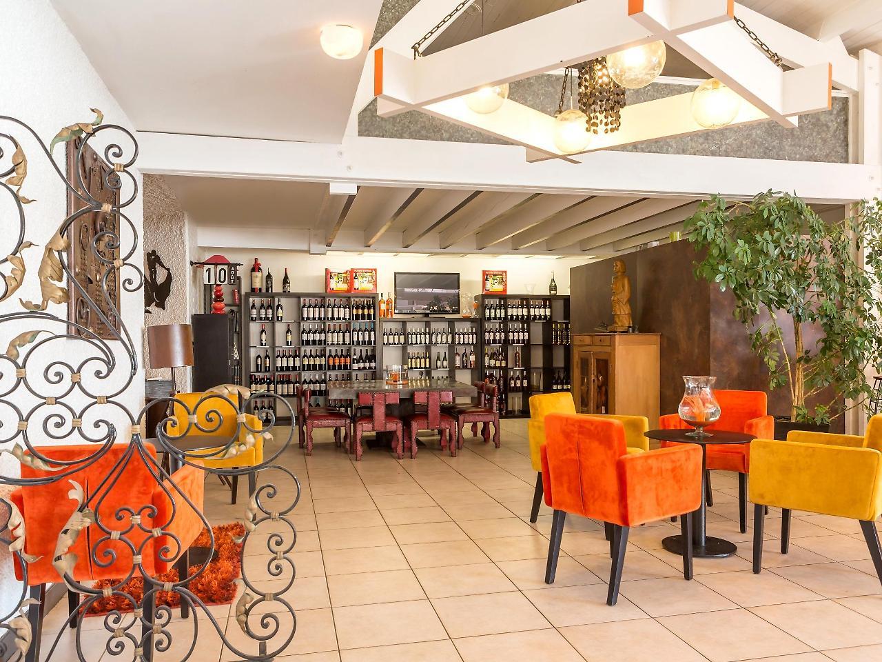 Logis Hotel Restaurant La Citadelle Блеи-э-Сент-Люс Экстерьер фото