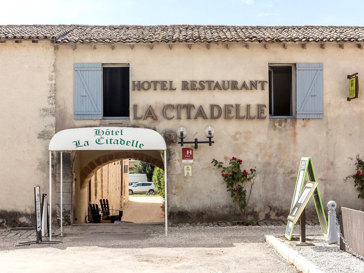 Logis Hotel Restaurant La Citadelle Блеи-э-Сент-Люс Экстерьер фото