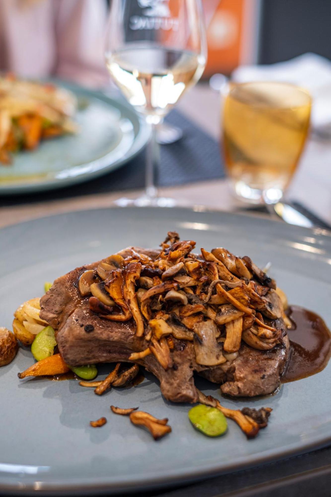 Logis Hotel Restaurant La Citadelle Блеи-э-Сент-Люс Экстерьер фото