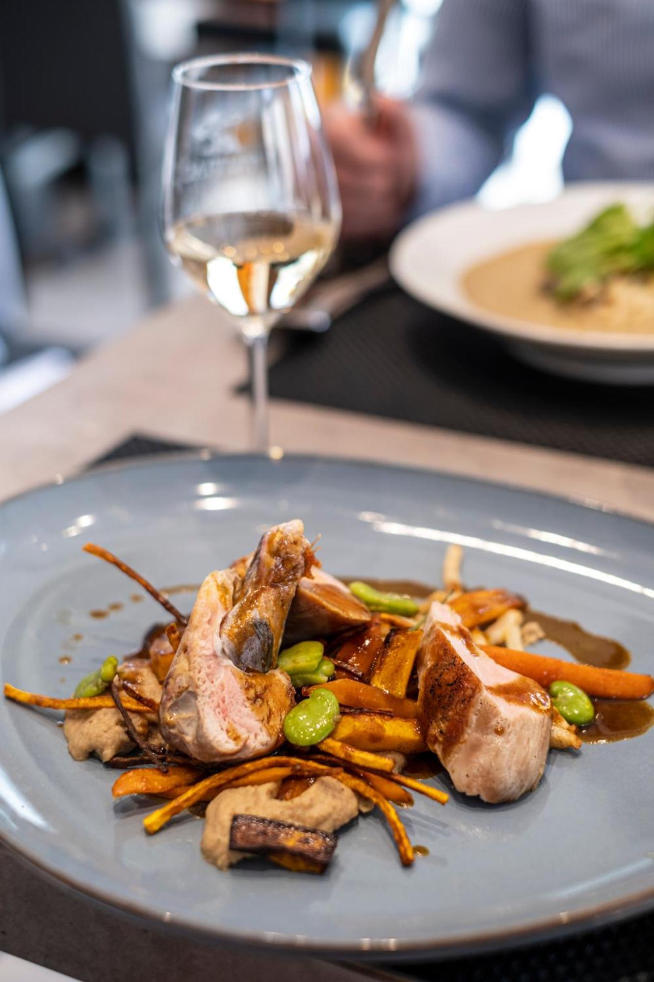 Logis Hotel Restaurant La Citadelle Блеи-э-Сент-Люс Экстерьер фото