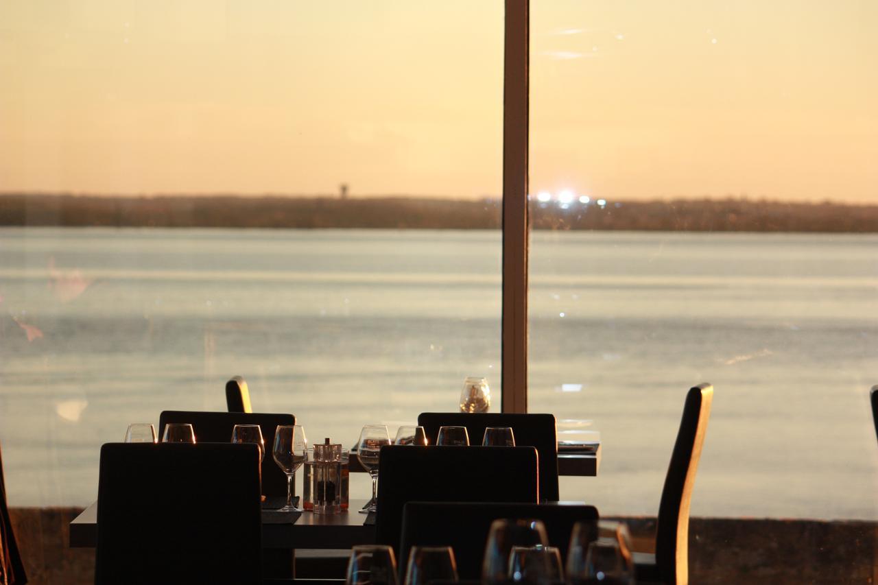 Logis Hotel Restaurant La Citadelle Блеи-э-Сент-Люс Экстерьер фото